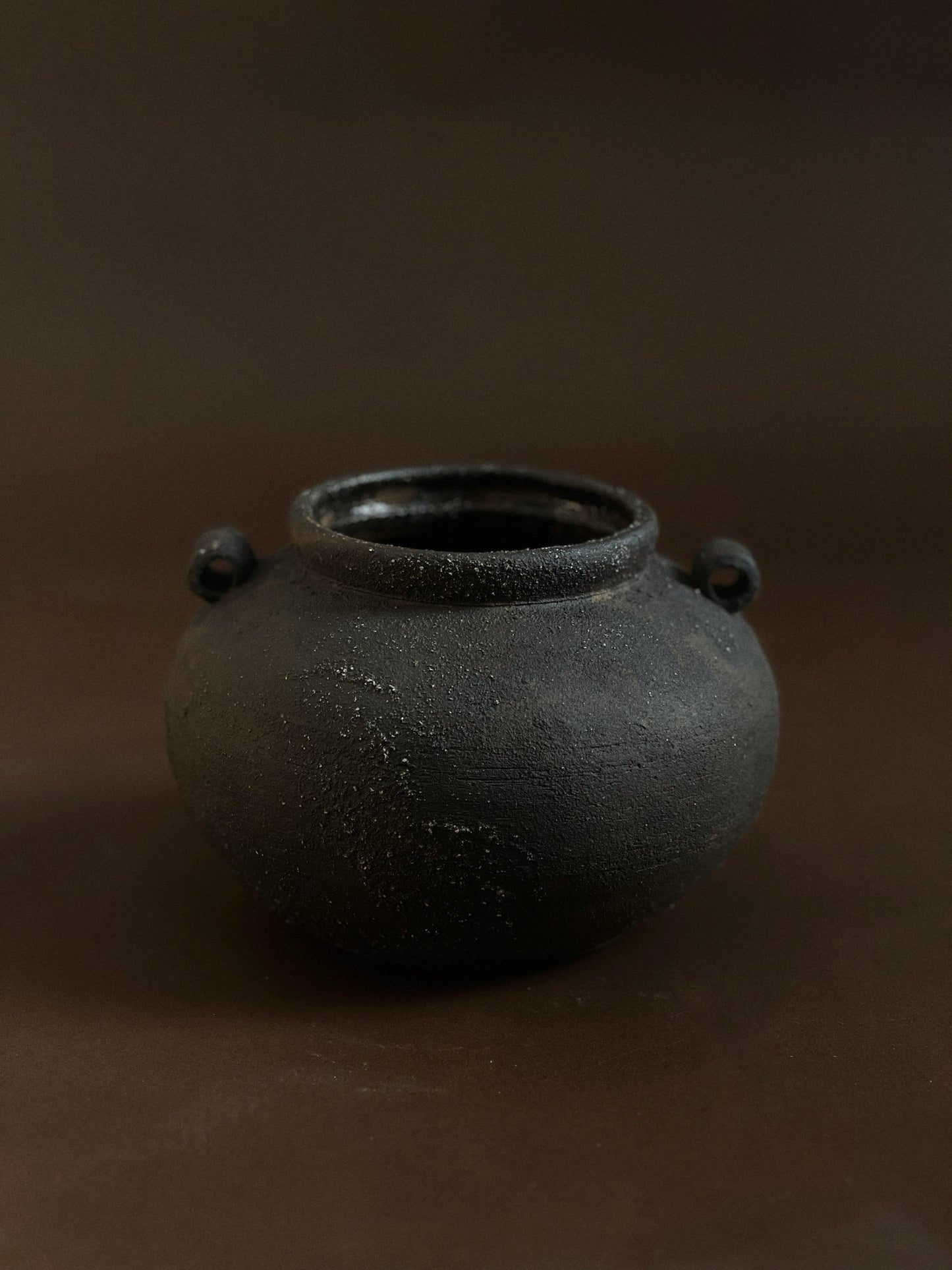 Black Textured Vase 02